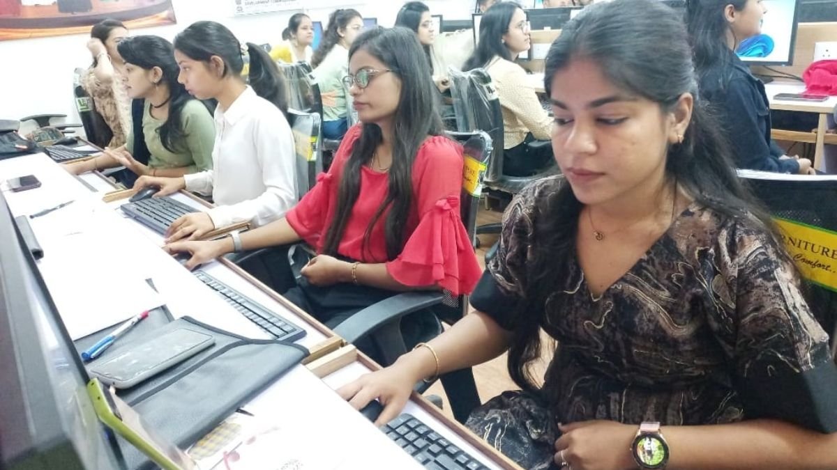 Augmented Reality Training at IPS Academy's Institute of Fashion Technology - PNN Digital